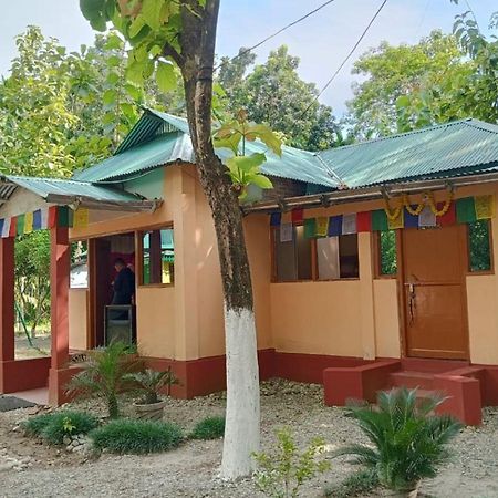 Leo Jungle Retreat By Stayapart , Jaldapara Madari Hat Экстерьер фото