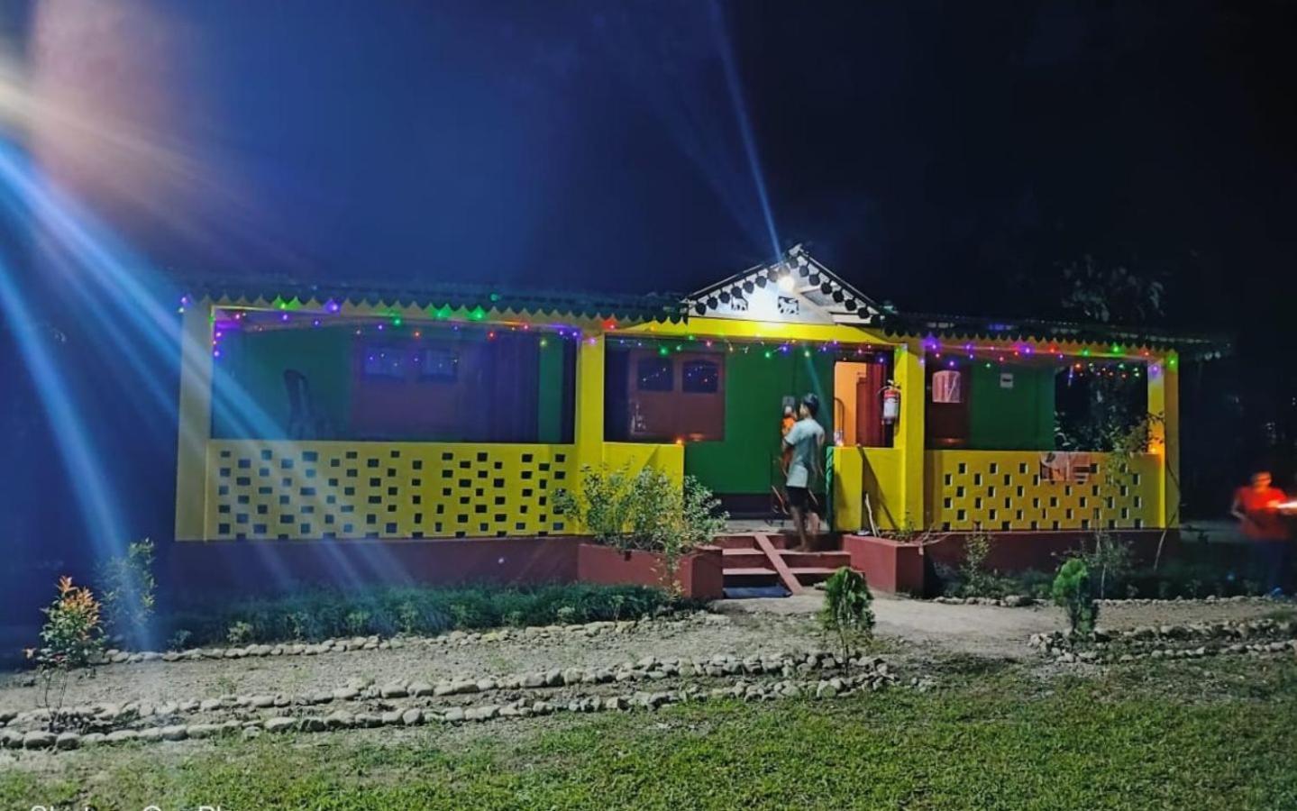 Leo Jungle Retreat By Stayapart , Jaldapara Madari Hat Экстерьер фото