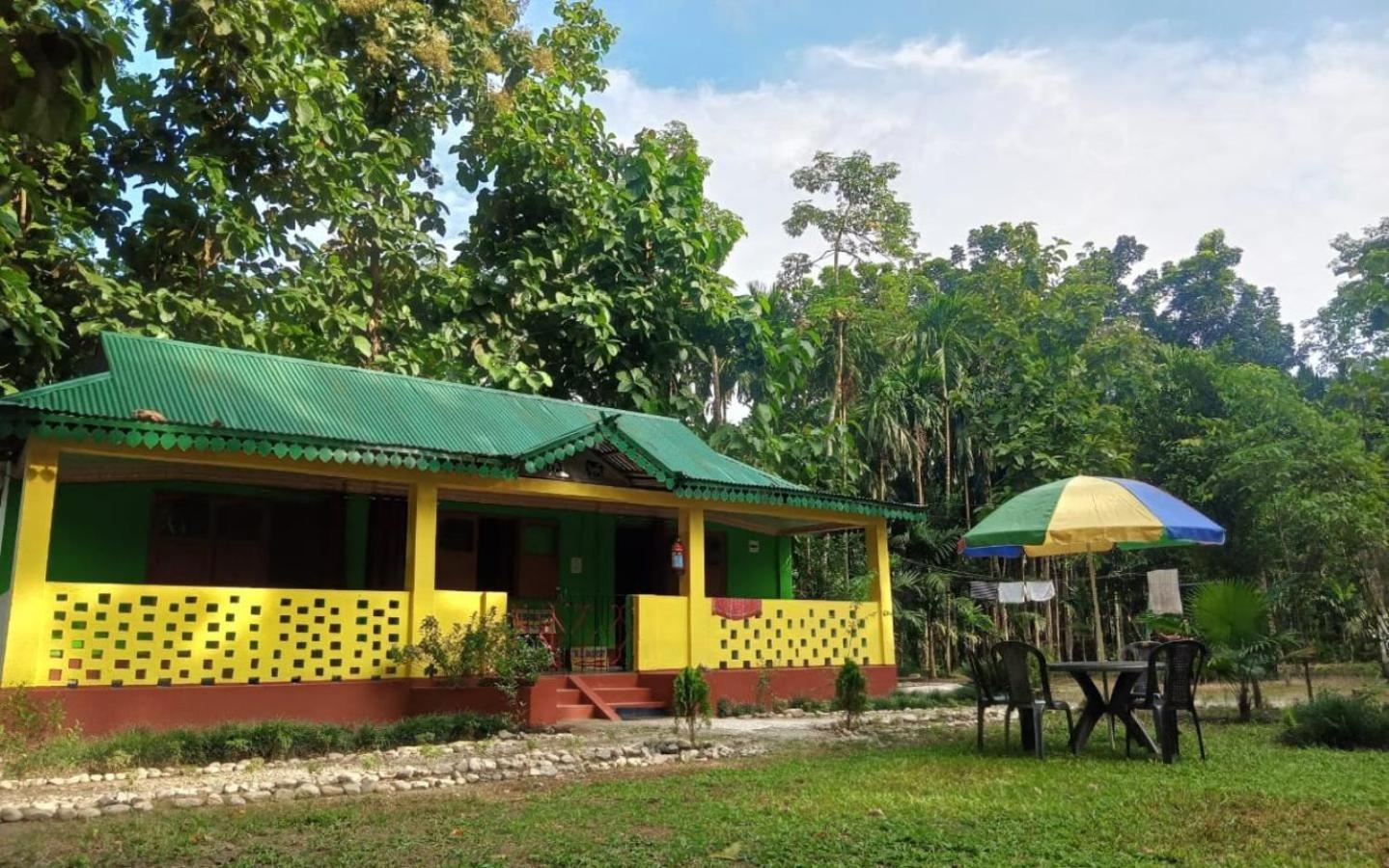 Leo Jungle Retreat By Stayapart , Jaldapara Madari Hat Экстерьер фото