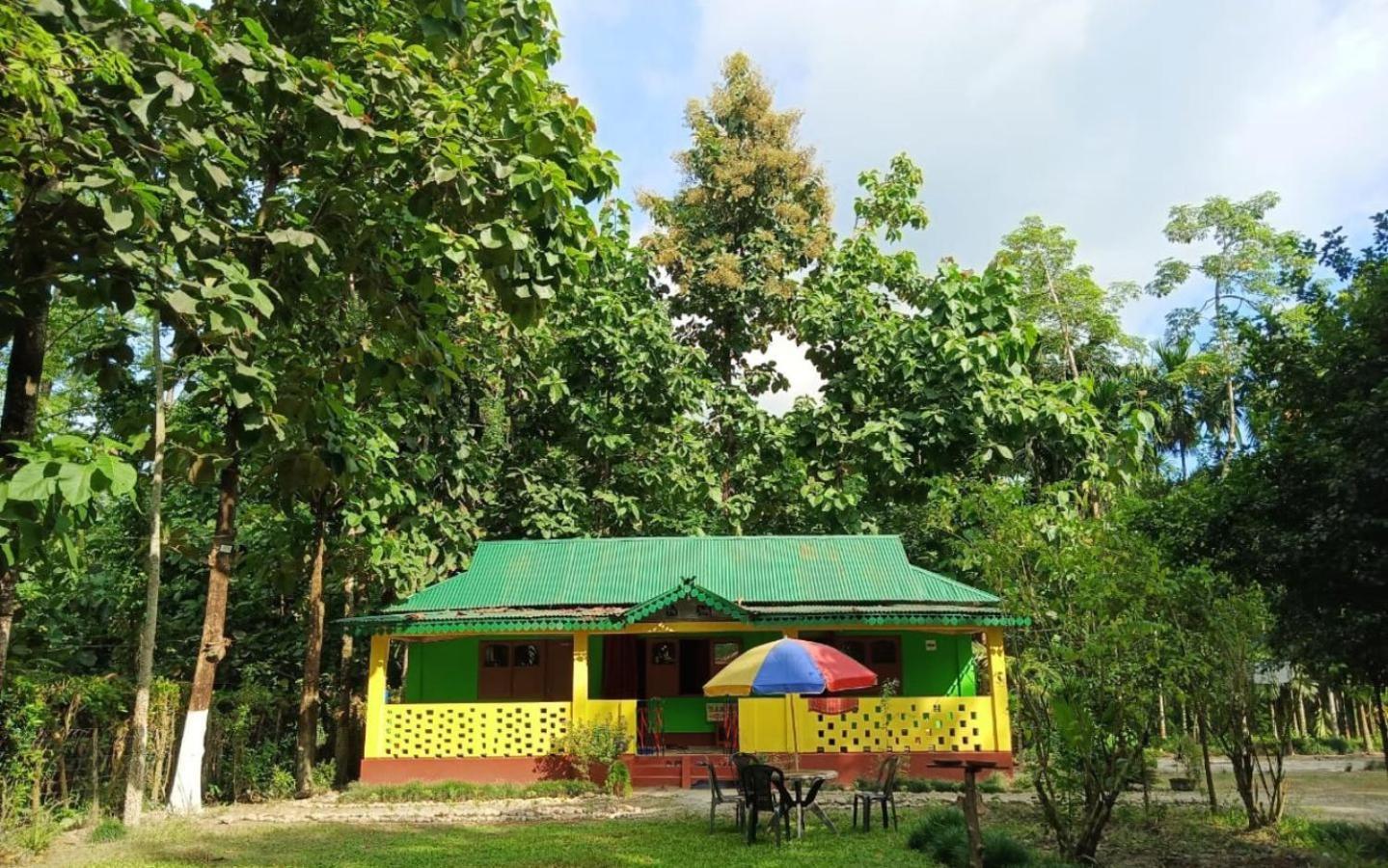 Leo Jungle Retreat By Stayapart , Jaldapara Madari Hat Экстерьер фото